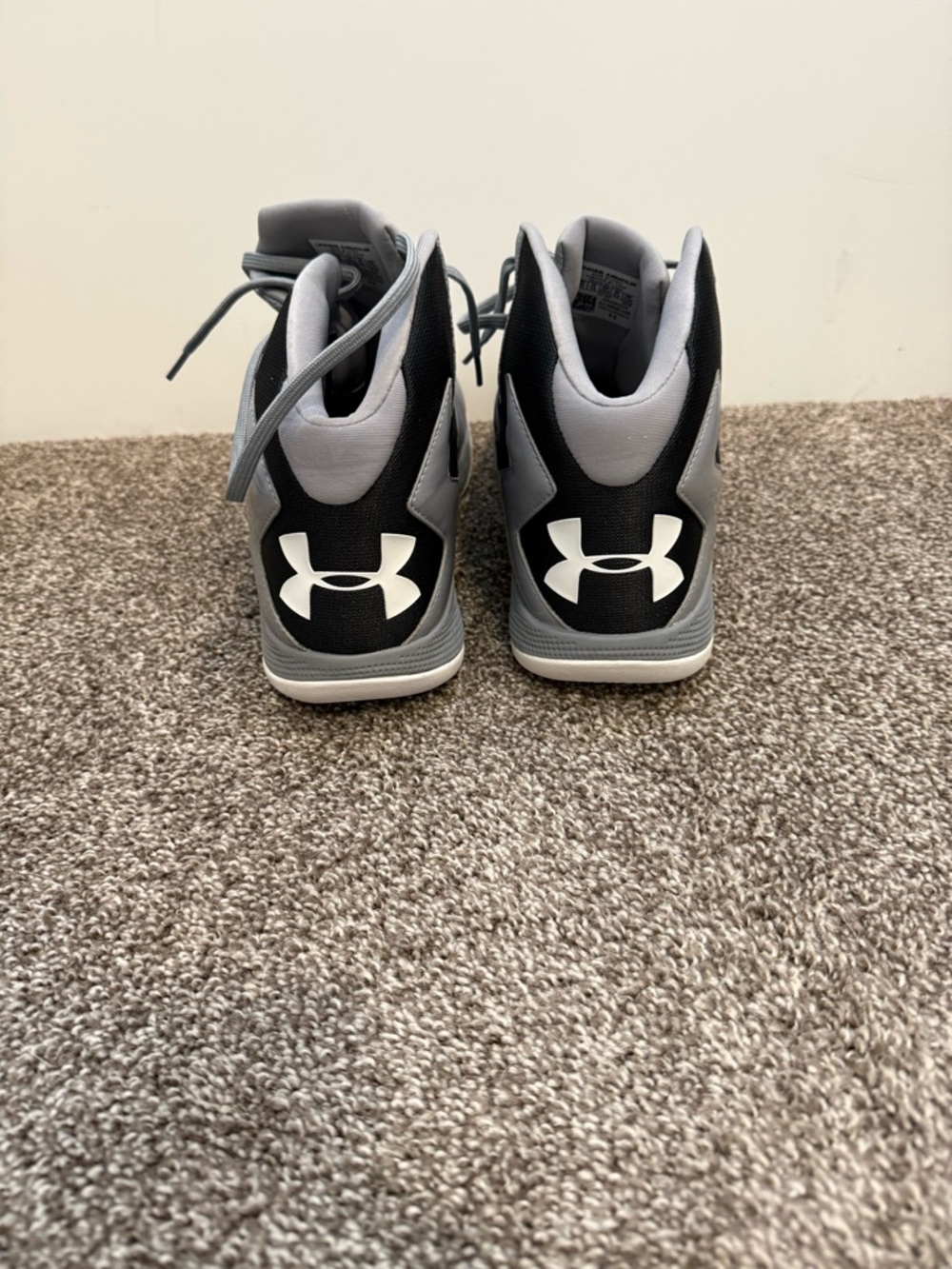 Under Armour basketball shoes - size 15 - Picture 3 of 7